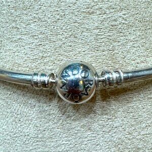 Pandora Moments Bangle